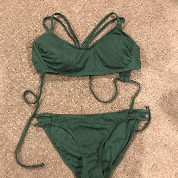 Bikini tops - Picture 16 of 16